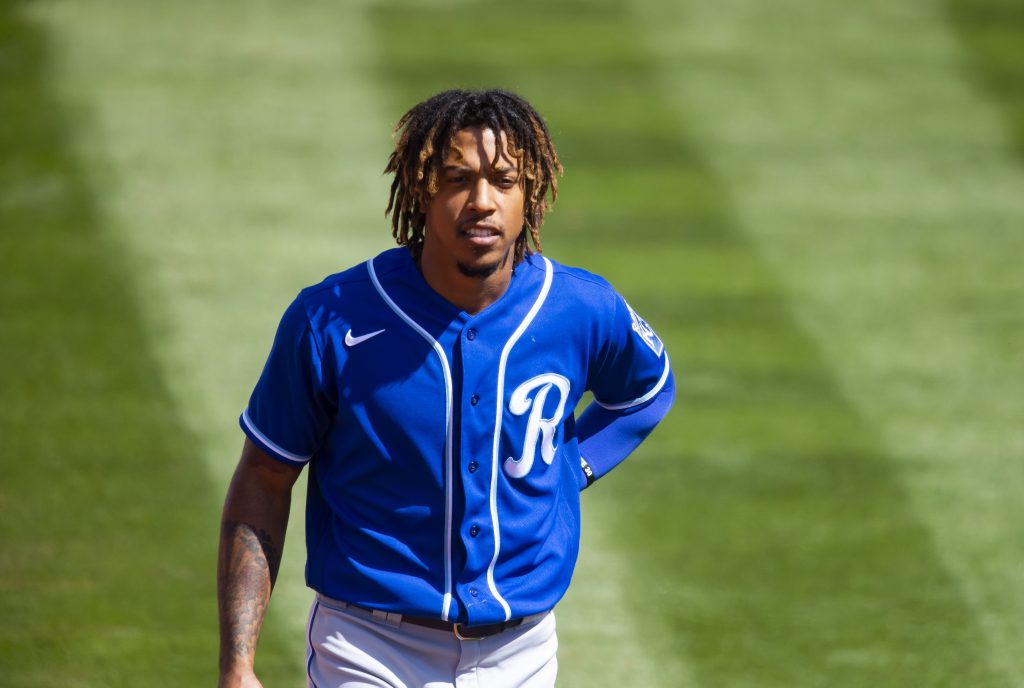 Royals' Adalberto Mondesi diagnosed with torn ACL