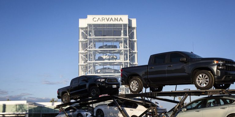 WSJ News Exclusive |  Carvana, once market darling, forced to turn to Apollo for cash